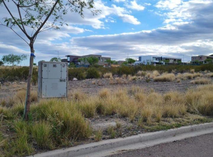 Terreno · 560m²