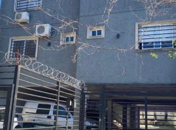 Edificio de 1 ambiente, Hurlingham · Alquiler Departamento 2 Amb. con 1 Cochera en Hurlingham