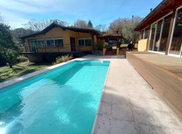 Casa · 350m² · 7 Ambientes · 2 Cocheras · Casa en Valle Hermoso
