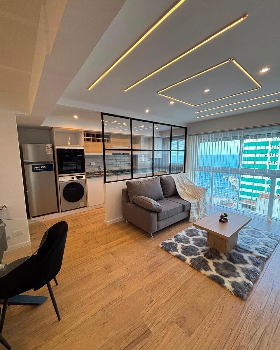 Corrientes entre diagonal alberdi Y luro departamento 3 ambientes A la calle con balcón