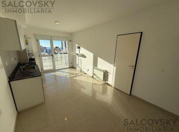 Departamento · 34m² · 1 Ambiente · Departamento en Alquiler de 1 Dormitorio a Una Cuadra y 1/2 de La Playa! en Puerto Madryn
