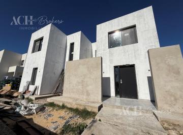 Casa · 181m² · 6 Ambientes · 1 Cochera · Casa en Venta en Santa Ana, Villanueva, Tigre