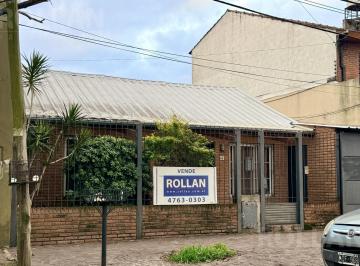 Casa · 209m² · 7 Ambientes · 3 Cocheras · Inmueble Multifamiliar de 7 Amb! S/amp Lote! en Venta! Villa Adelina