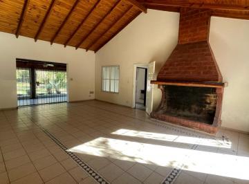 Casa · 222m² · 6 Ambientes · 5 Cocheras · Casa en Barrio Parque Leloir