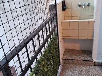 Departamento de 2 ambientes, Parque Chacabuco · 2amb Amplio y Luminoso Frente Estacion Subte Emilio Mitre - Lavadero - Cocina Separada