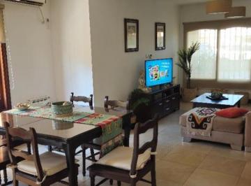 Casa · 220m² · 4 Ambientes · 1 Cochera · Casa Barrio El Trébol, Luján