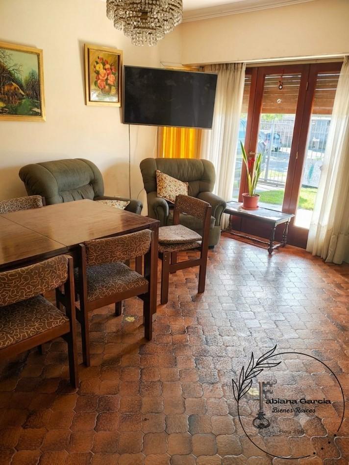 Chalet de 3 amb, 150m² con 2 departamentos — Ideal inversión