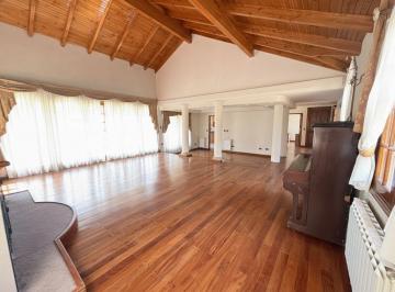 Casa de 7 ambientes, Ciudad de Mendoza · Exclusiva Alquiler en Dalvian: Confort y Distinción en un Entorno Premium