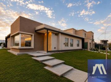 Casa de 7 ambientes, Maipú · Casa en Venta de 3 Dorm. C/ Cochera en Maipú