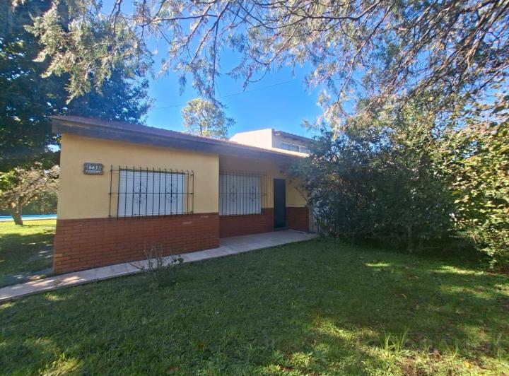 Casa · 70m² · 4 Ambientes · 1 Cochera