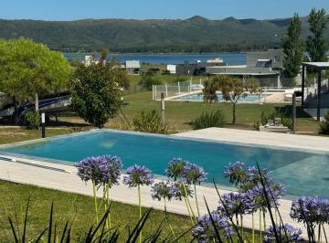 Casa · 400m² · 3 Dormitorios · 4 Cocheras · Casa en Puerto del Aguila Country Nautico