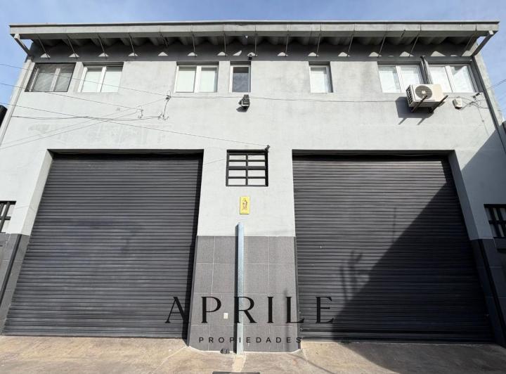 Local comercial · 1600m²