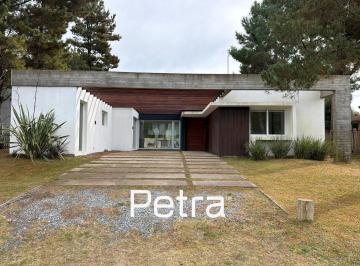 Casa · 160m² · 4 Ambientes · Casa en Venta en Costa Esmeralda - Gas Natural