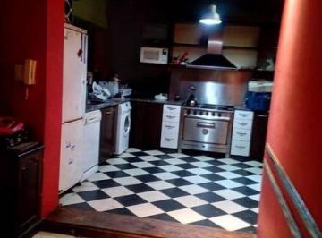 PH · 150m² · 8 Ambientes · PH en Venta - 4 Dorm. 4 Baños - 250 m - Barracas