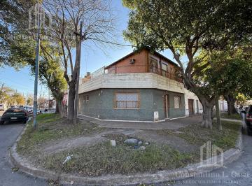 Casa · 184m² · 4 Ambientes · 4 Cocheras · Casa en Lanús Oeste