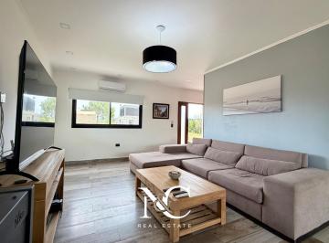 Casa · 134m² · 4 Ambientes · 2 Cocheras · Casa en Venta en Costa Esmeralda 4 Amb Piscina