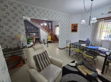 Casa · 142m² · 6 Ambientes · 2 Cocheras · Venta - Casa en Florida - 6 Ambientes - Excelente