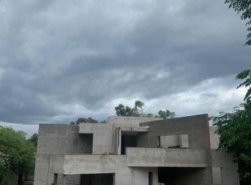 Casa · 450m² · 12 Ambientes · 1 Cochera · Venta Casa 3 Dorm Depto Costa Azul Villa Carlos Paz a Terminar