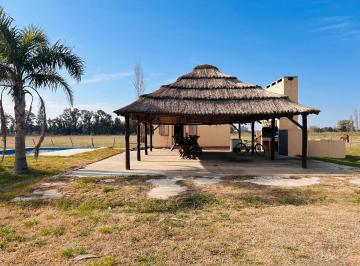 Quinta vacacional · 78m² · 3 Ambientes · 1 Cochera · Venta Quinta en Mercedes