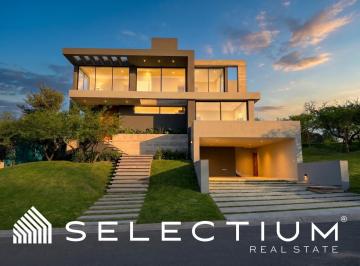 Casa · 451m² · 11 Ambientes · 2 Cocheras · Residencia de 1000 m² a Estrenar en La Pankana Vistas 3 Plantas Master Suite