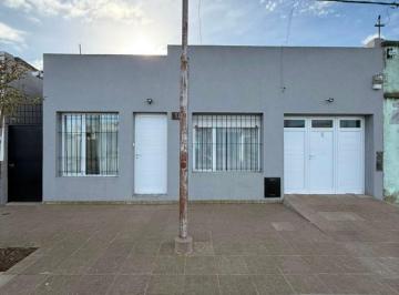 Casa de 3 ambientes, Necochea · Casa + Departamento en Venta