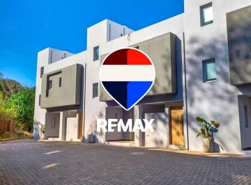 Casa · 150m² · 5 Ambientes · 2 Cocheras · Casa en Venta en San Lorenzo Apta Credito
