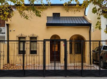 Casa · 244m² · 6 Ambientes · 5 Cocheras · Casa 6 Ambientes en Martínez a Estrenar