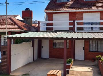 Casa · 105m² · 4 Dormitorios · Triplx 5 Amb a Una Cuadra de La Playa Santa Clara