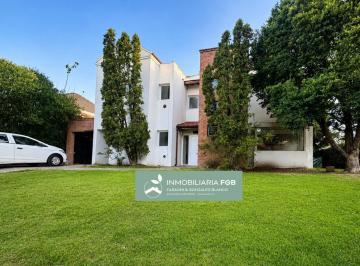 Casa · 289m² · 7 Ambientes · 2 Cocheras · Casa en Venta en Barrio Maschwitz Privado, Escobar | Apto Crédito| 3 Dorm | Escritorio | Playroom |