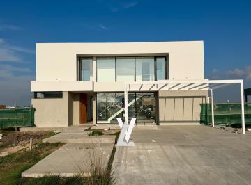 Casa · 242m² · 4 Ambientes · 4 Cocheras · Casa 4 Ambientes en Venta en Puerto Nizuc a Estrenar