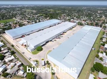 Bodega-Galpón · 2068m² · Nave Industrial en Alquiler Excelente Acceso en Garin
