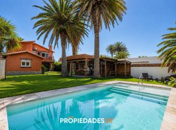 Foto1 · Espectacular Casa de 6 Dorm., Piscina y Barbacoa en La Península de Punta del Este