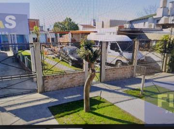Casa · 213m² · 3 Ambientes · 5 Cocheras · Casa en Troncos del Talar