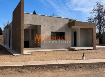 Casa · 115m² · 5 Ambientes · 2 Cocheras · Casa en Lujan de Cuyo
