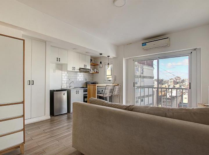 Departamento Monoambiente Luminoso Reciclado Impecable con Balcon y Seguridad en Barrio Norte
