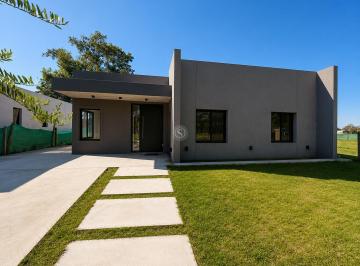 Casa · 180m² · 4 Ambientes · 1 Cochera · Casa en Venta en Barrio Santa Sofía, Pilar del Este, Pilar