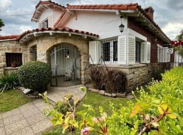 Casa · 170ha · 4 Ambientes · Casa en Alquiler Temporario Excelente Ubicacion