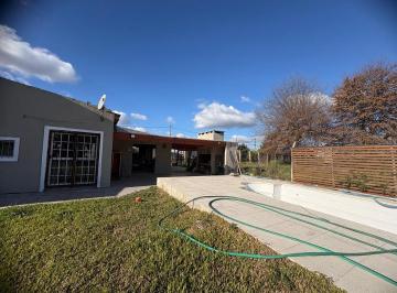 Casa · 110m² · 4 Ambientes · 3 Cocheras · Casa en Venta La Florida Zarate