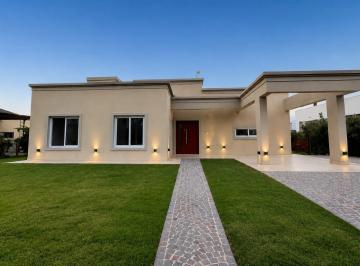 Casa · 170m² · 4 Ambientes · 1 Cochera · Casa en Venta a Estrenar Canning - Barrio Santa Ines