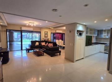 Casa · 318m² · 8 Ambientes · 2 Cocheras · Venta Casa 8 Ambientes Lote Propio con Jardin y Cochera en Agronomia
