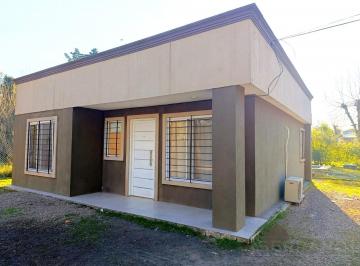 Casa · 85m² · 3 Ambientes · 5 Cocheras · Alquiler Casa 3 Ambientes con Pileta Parque Sakura