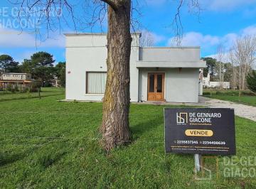 Casa · 123m² · 2 Ambientes · 2 Cocheras · Casa - La Caleta