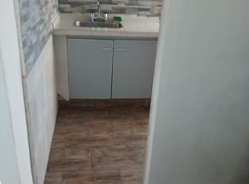 VENDO AMPLIO Y HERMOSO DEPARTAMENTO tiene los metros de un tres ambientes baño y · Vendo Departamento Flores Dueño Directo