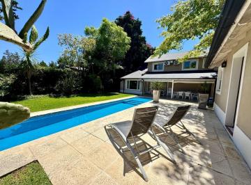 Casa · 250m² · 5 Ambientes · 3 Cocheras · Alquiler Anual - Casa en un Lote - Miraflores Country Club