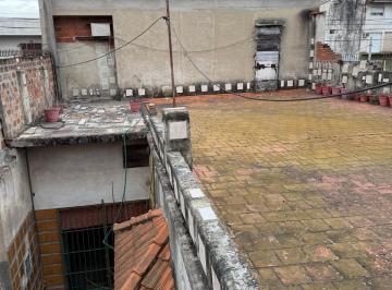 Casa de 5 ambientes, Lanús · Casa a Refaccionar. Gran Potencial. Lote Enorme de 300 m². Gran Oportunidad.