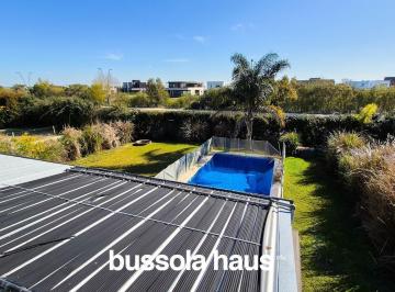 Casa · 170m² · 5 Ambientes · 3 Cocheras · Casa en Venta de 5 Ambientes con Pileta en Acacias Puertos Escobar