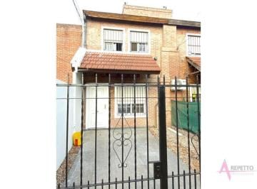 Casa · 80m² · 2 Dormitorios · 1 Cochera · San Antonio de Padua Duplex en Alquiler Quintana 288