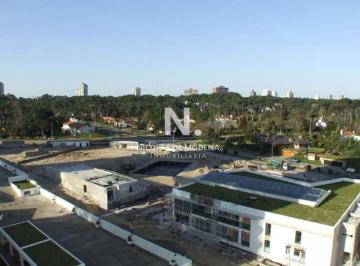 Foto1 · Lindisimo Edificio con Todos Los Servicios, Departamento de 2 Dorm. en Venta en Punta del Este