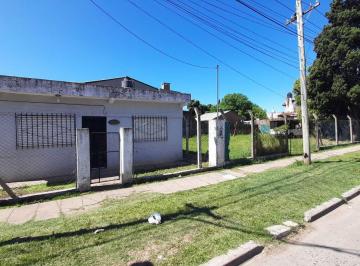 Casa de 3 ambientes, Morón · Casa 3 Ambientes. Amplio Terreno Parquizado