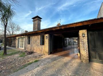Casa de 5 ambientes, Rosario · Casa con Pileta, 3 Dorm. Más Dependencia de Servicio
